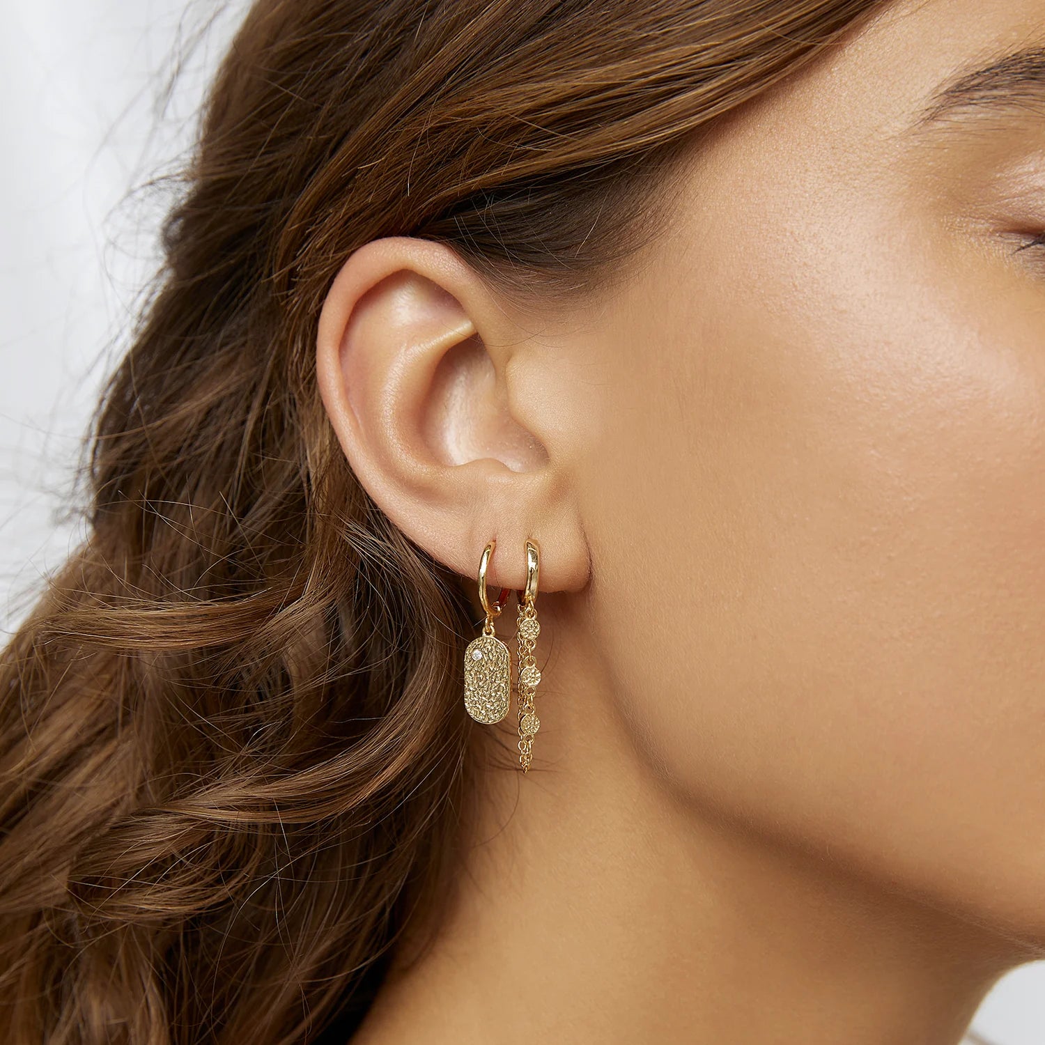 Mendoza Huggie Earrings - Gold